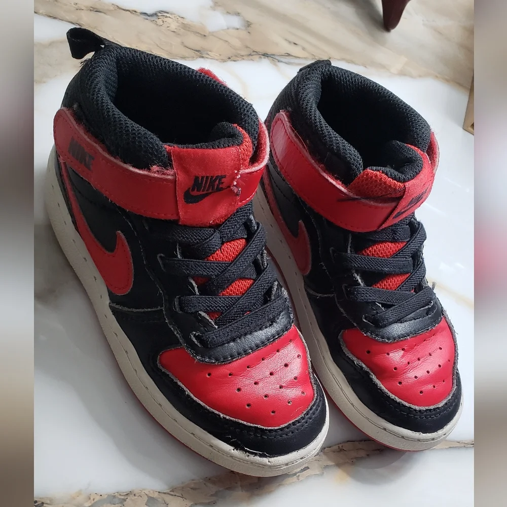 Nike Court Borough Mid 2. Toddler Size 9c Color Red And Black.